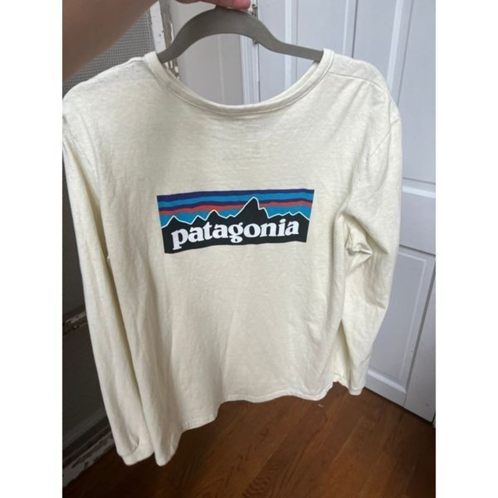 Patagonia men's long sleeve shirt size XL‎